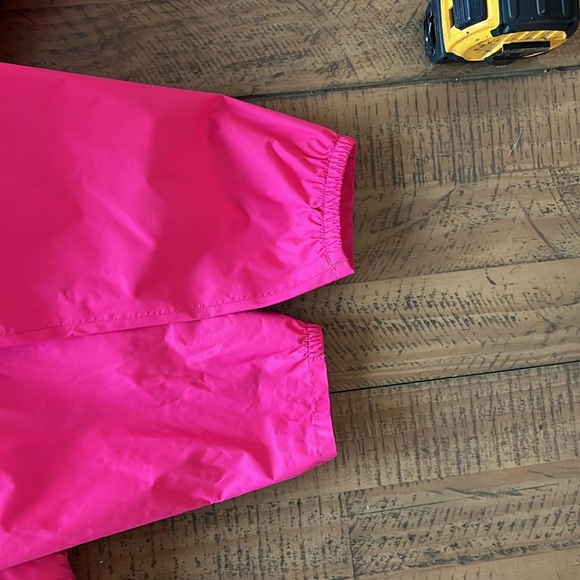 MEC Rain Jacket - Size Youth 14 - Picture 10 of 16